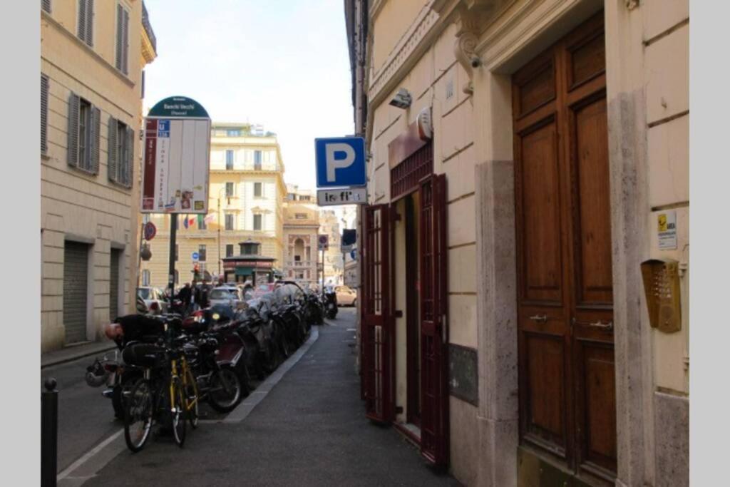 Filipponeri 112, Via Dei Banchi Vecchi